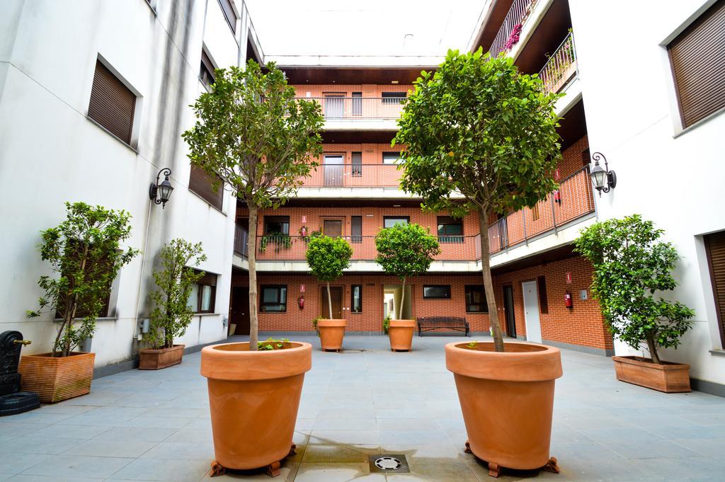 The Zentral Museo Apartment Sevilla Bagian luar foto