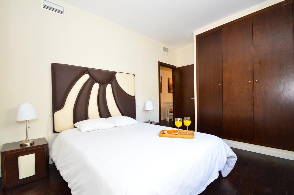 The Zentral Museo Apartment Sevilla Bagian luar foto