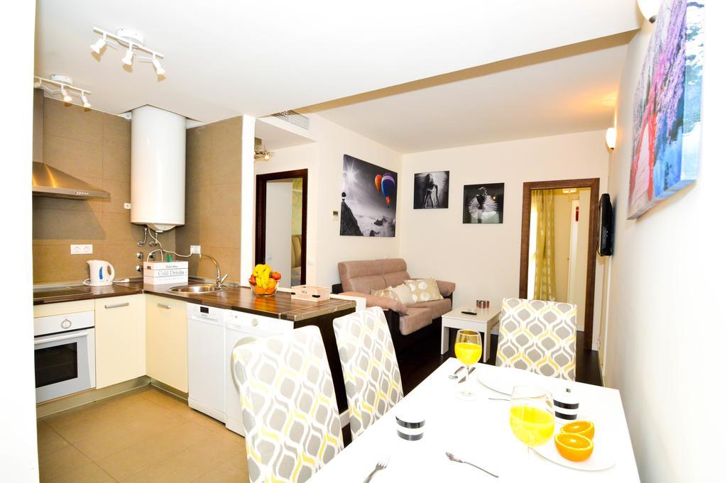 The Zentral Museo Apartment Sevilla Bagian luar foto