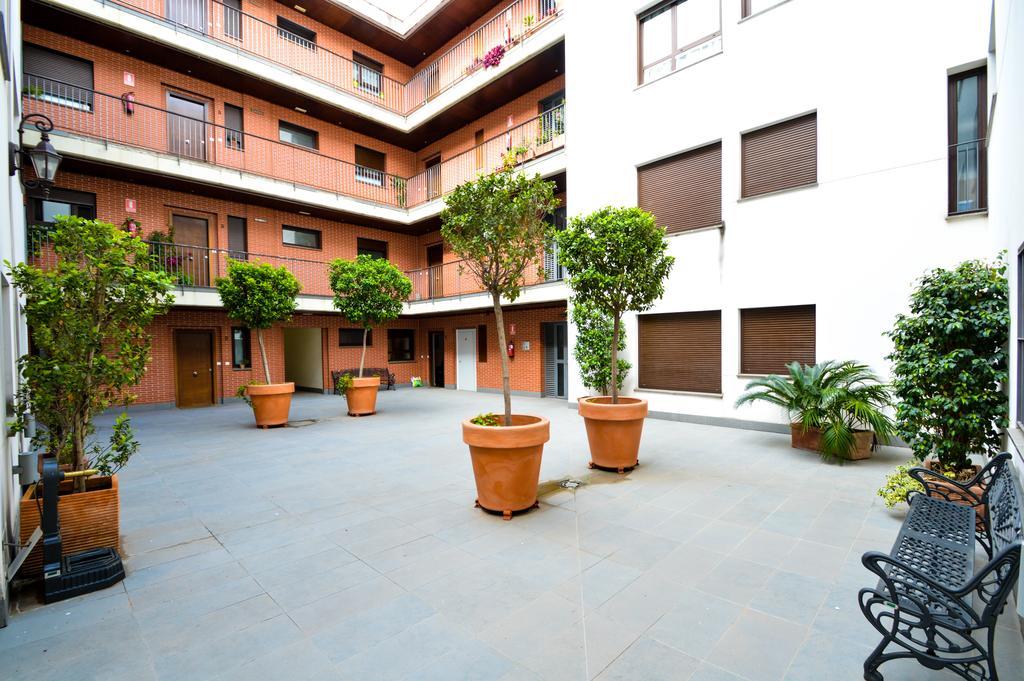 The Zentral Museo Apartment Sevilla Bagian luar foto