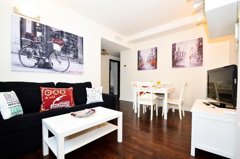 The Zentral Museo Apartment Sevilla Bagian luar foto